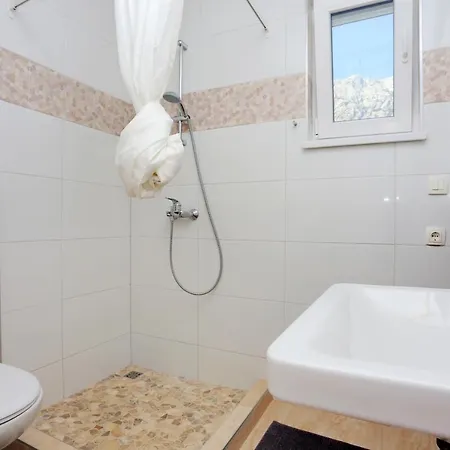 With A Parking Space - 18332 * Makarska