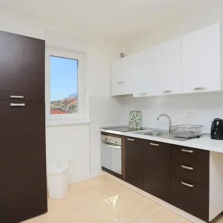 Apartment With A Parking Space - 18332 Makarska