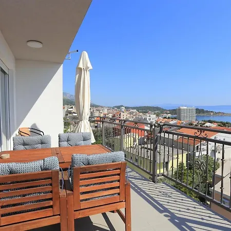 With A Parking Space - 18332 * Makarska